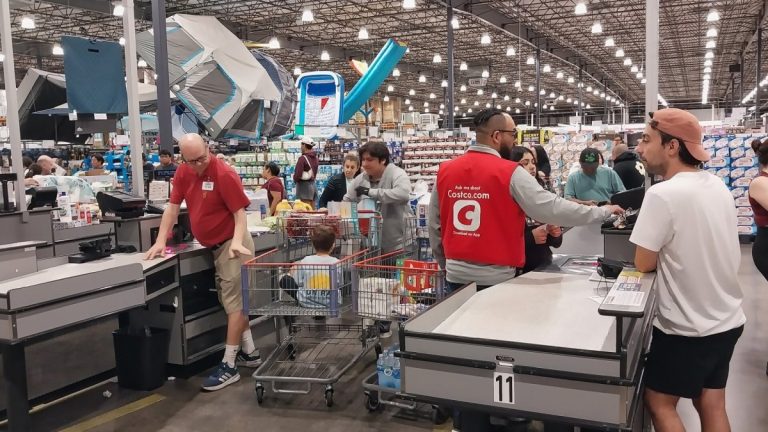 Costco sees big opportunity as Americans ditch restaurants