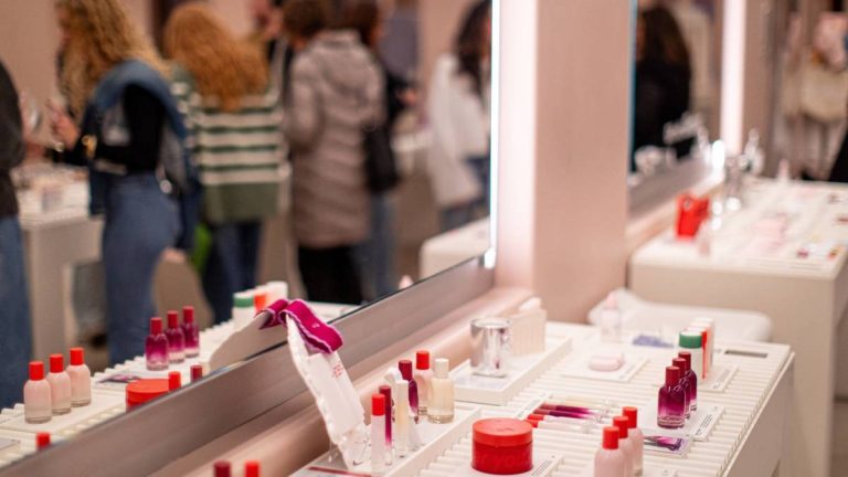 Major national beauty brand closes three-quarters of its stores