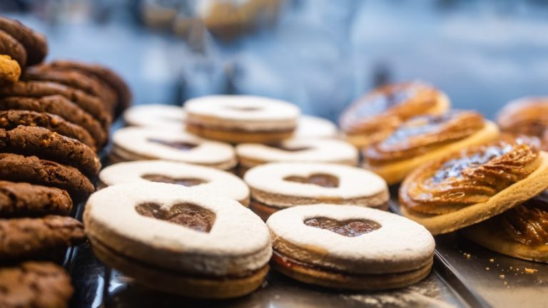 Once-booming cookie chain closes all stores after Chapter 11 filing