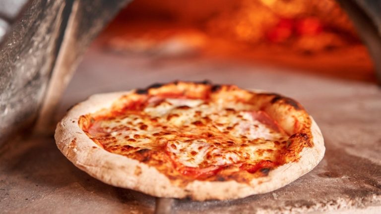 50-year-old pizza chain closes all restaurants, files Chapter 7