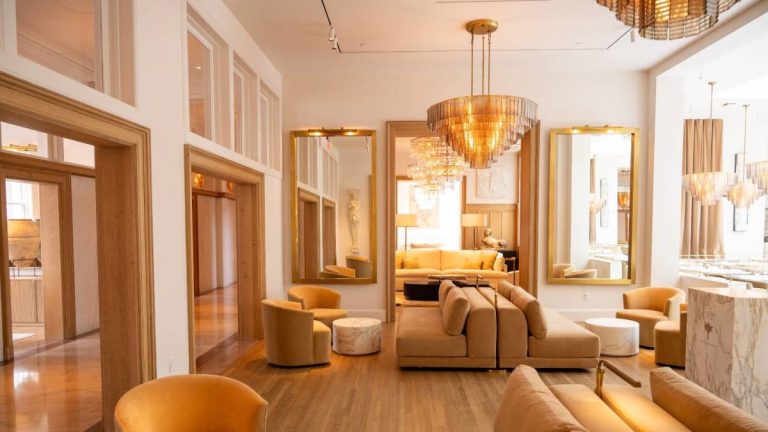 47-year-old luxury home retailer’s stock tanks after Q4 miss