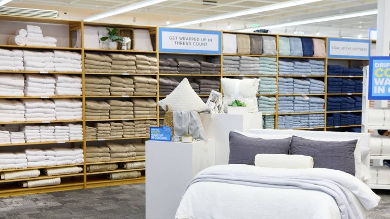 After bankruptcy shutdown, big retail name makes brick-and-mortar comeback