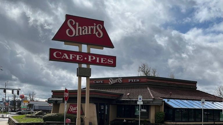 48-year-old Denny’s rival chain files for Chapter 11 bankruptcy