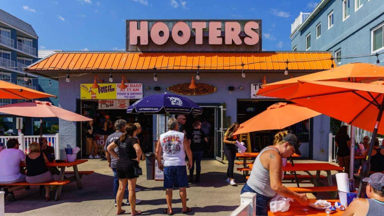 Controversial sports bar chain closes dozens of restaurants