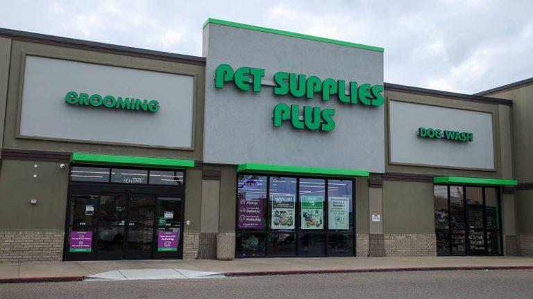 Major pet supplies store franchisee files Chapter 11 bankruptcy