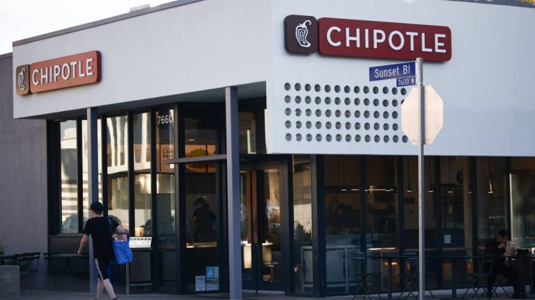 Chipotle takes on Taco Bell with new value play