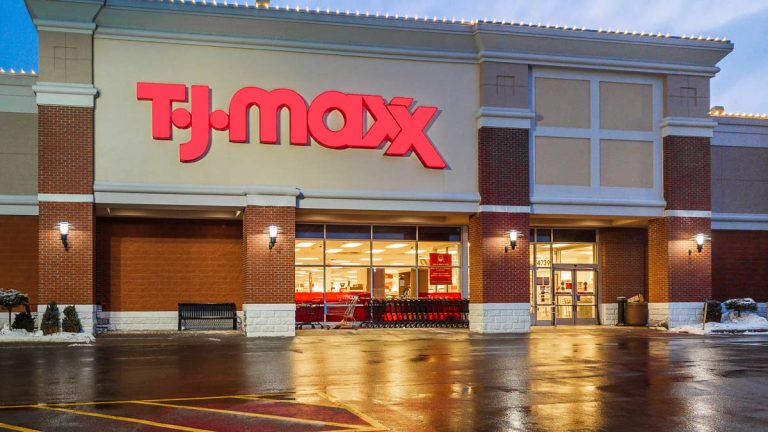 Discount retail giant wins as shoppers change how they spend