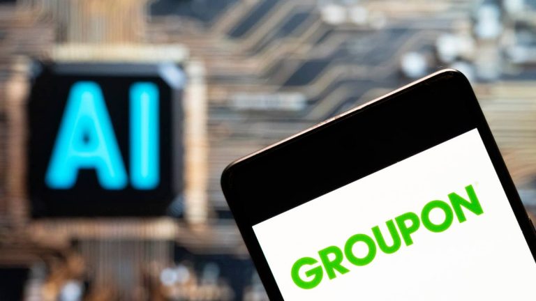 Discount retail giant cuts 100s of jobs after customer shift