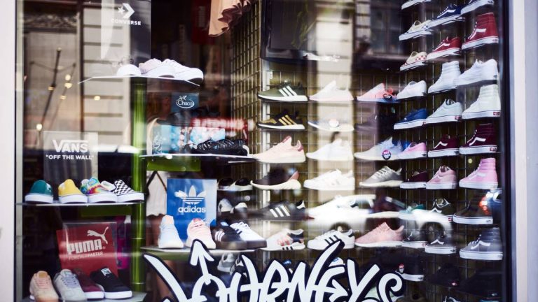 Iconic mall chain you grew up visiting just closed another 30 stores