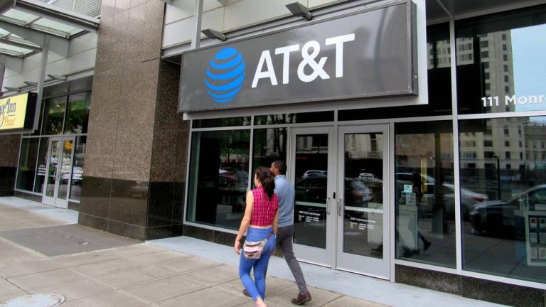 AT&T launches 4 new internet plans amid fight for customers