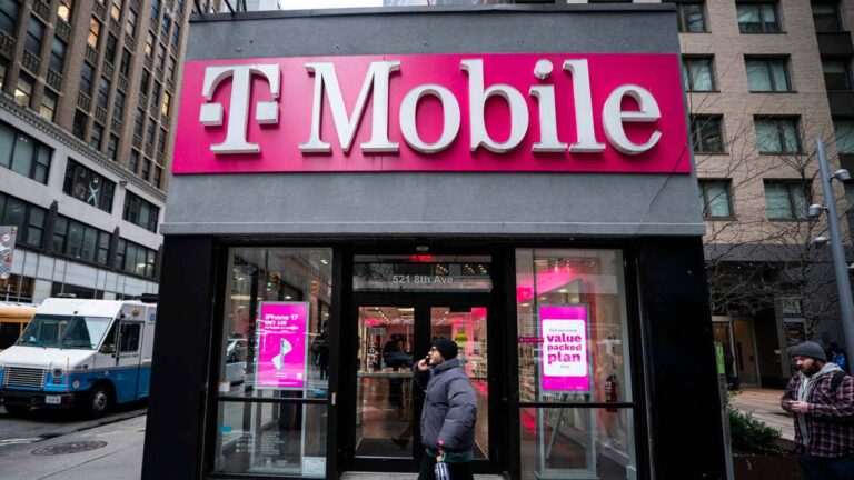 T-Mobile stands to gain as another key rival retreats from retail