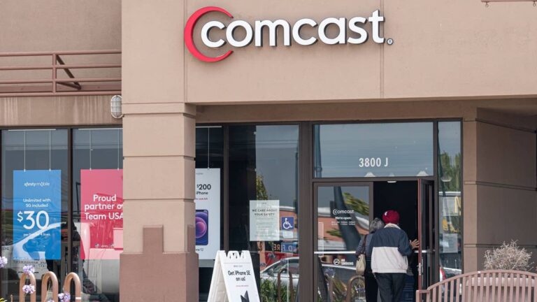 Comcast adds new service to internet plans as customers leave