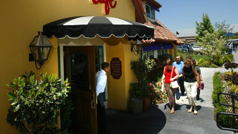 48-year-old casual dining chain closed 106 locations