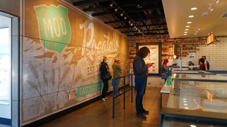 Once-popular pizza chain closed over 100 restaurants