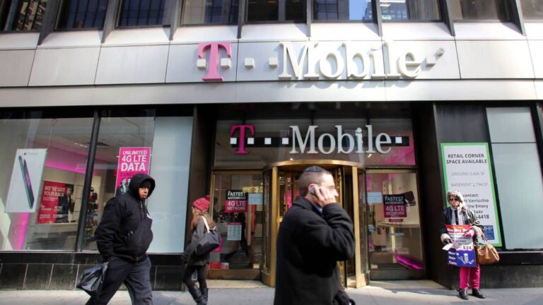 T-Mobile rolls out generous offers after outage angers customers