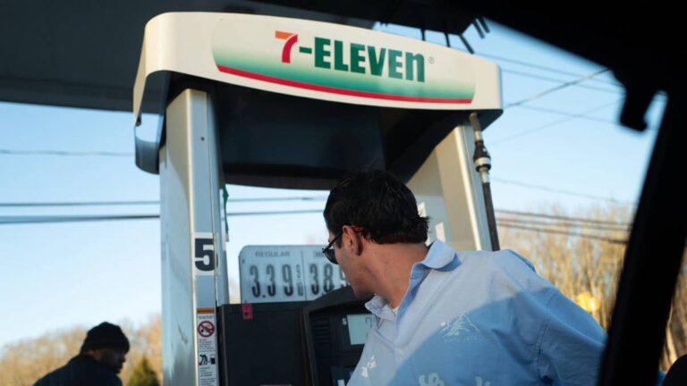 Forget roller dogs, 7-Eleven upgrades its pizza