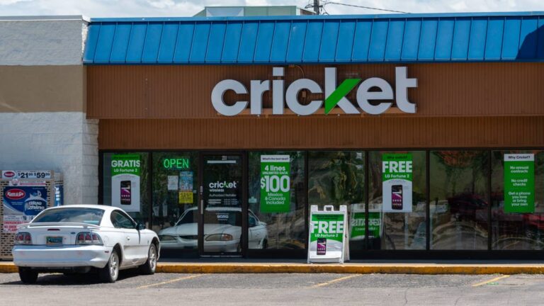 T-Mobile and Verizon face a new broadband rival