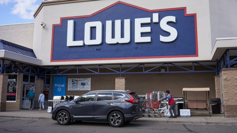 Lowe’s launches a new service as it works to win back customers
