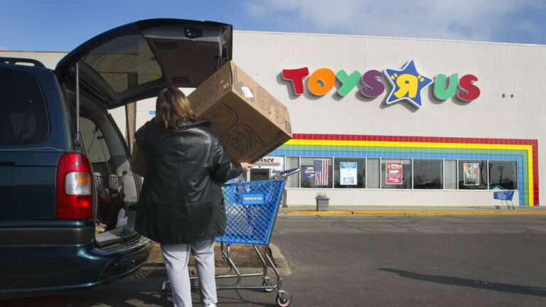Retailer that closed all its stores is making a major comeback