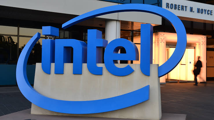 Intel Stock Plunges 24% After the CFO Said 2027 Is Unlikely…