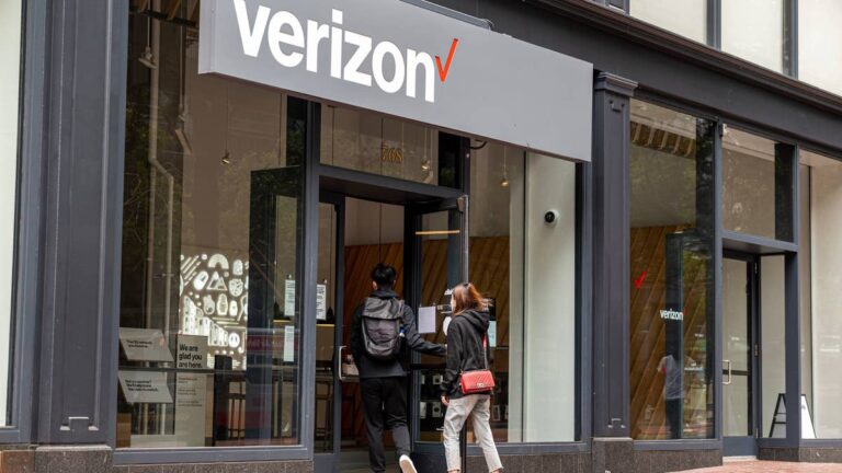Verizon launches generous customer perks after raising prices