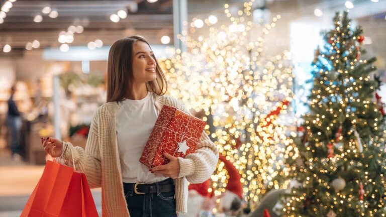 U.S. consumers start holiday shopping early, leaning on buy now, pay later